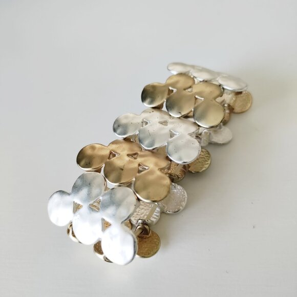 Vintage Cuff Costume Jewelry Bracelet Flower Design Silver and Gold Tones - Picture 10 of 10